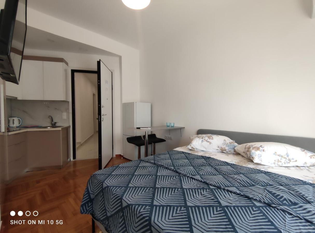In The Heart Of Next To Monastyraki. Apartment