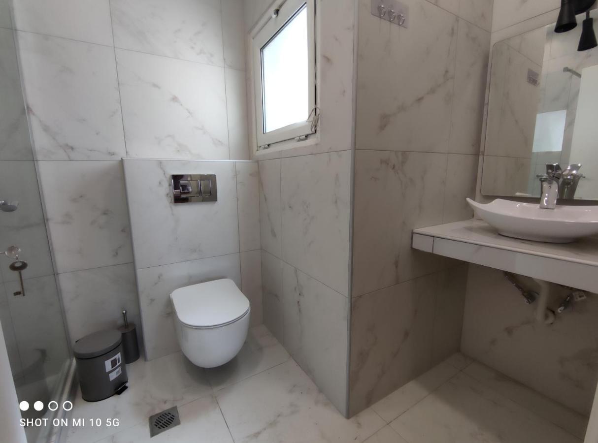In The Heart Of Next To Monastyraki. Apartment *