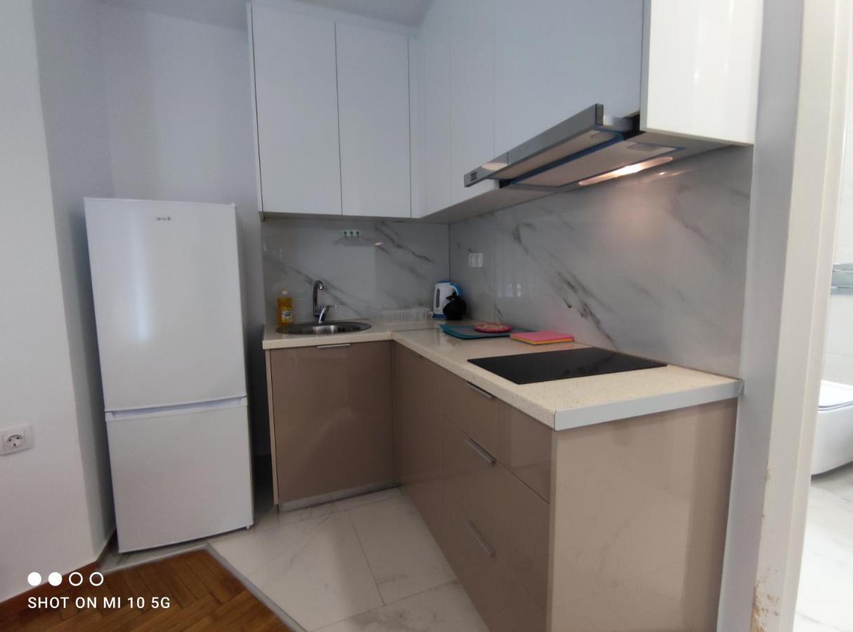 Apartment In The Heart Of Next To Monastyraki. *